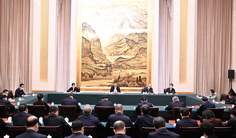 5月17日上午，中共中央总书记、国度主席、中央军委主席习近平在陕西西安主持中国－中亚峰会前夕，专门听取陕西省委和省当局工作汇报，颁发了沉要讲话。